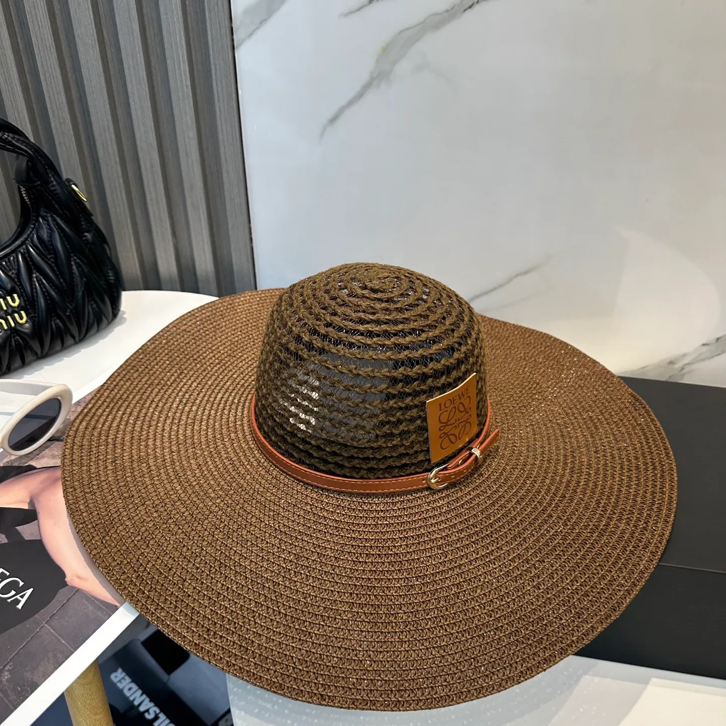 P80 LOEWE big-brimmed hat, big sun hat, made of fine grass, official model opening, non-market ordinary version, head circumference 57cm