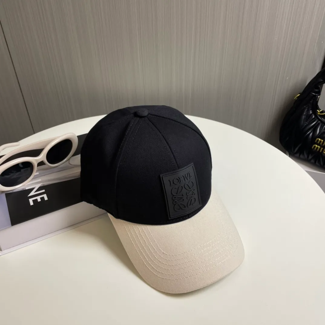 P70 🧢Loewe~New baseball cap🧢, simple and classic logo, super texture👍, exquisite big-name style, a must-have artifact for goddesses, couple style