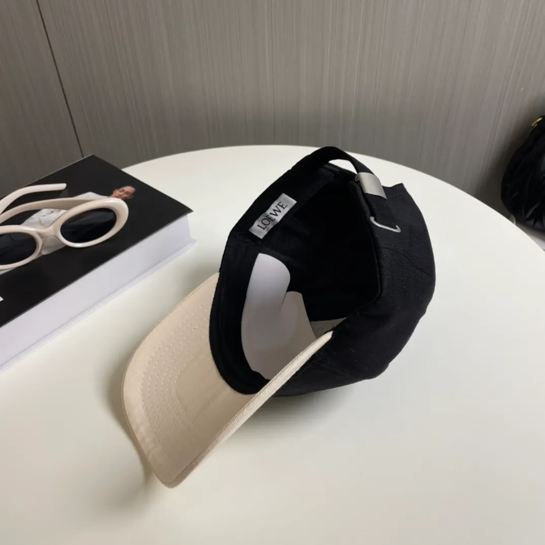 P70 🧢Loewe~New baseball cap🧢, simple and classic logo, super texture👍, exquisite big-name style, a must-have artifact for goddesses, couple style