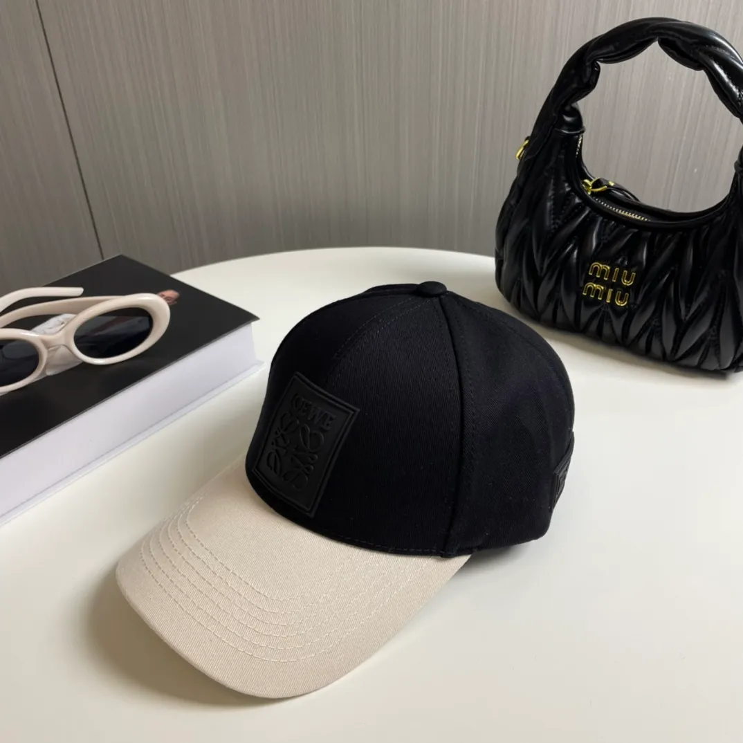 P70 🧢Loewe~New baseball cap🧢, simple and classic logo, super texture👍, exquisite big-name style, a must-have artifact for goddesses, couple style