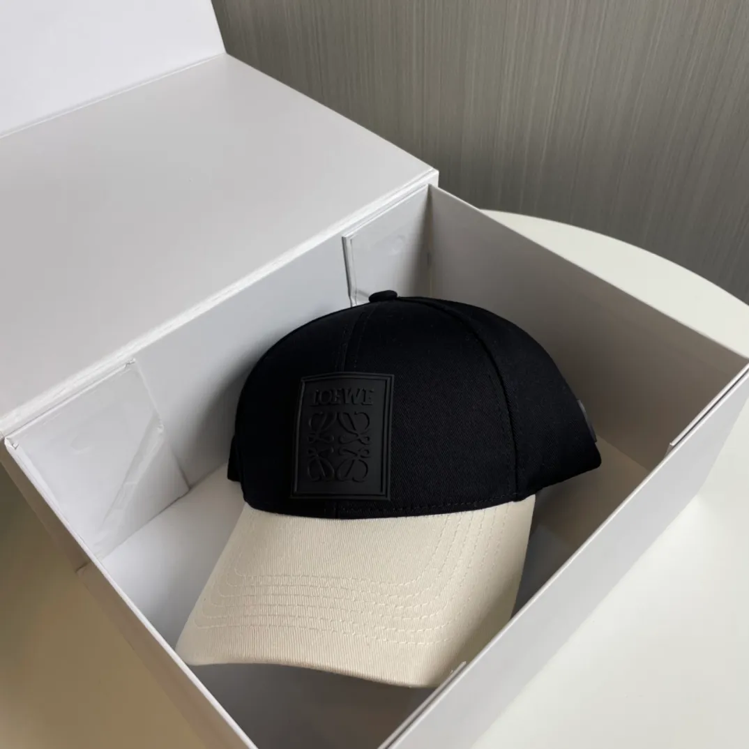 P70 🧢Loewe~New baseball cap🧢, simple and classic logo, super texture👍, exquisite big-name style, a must-have artifact for goddesses, couple style