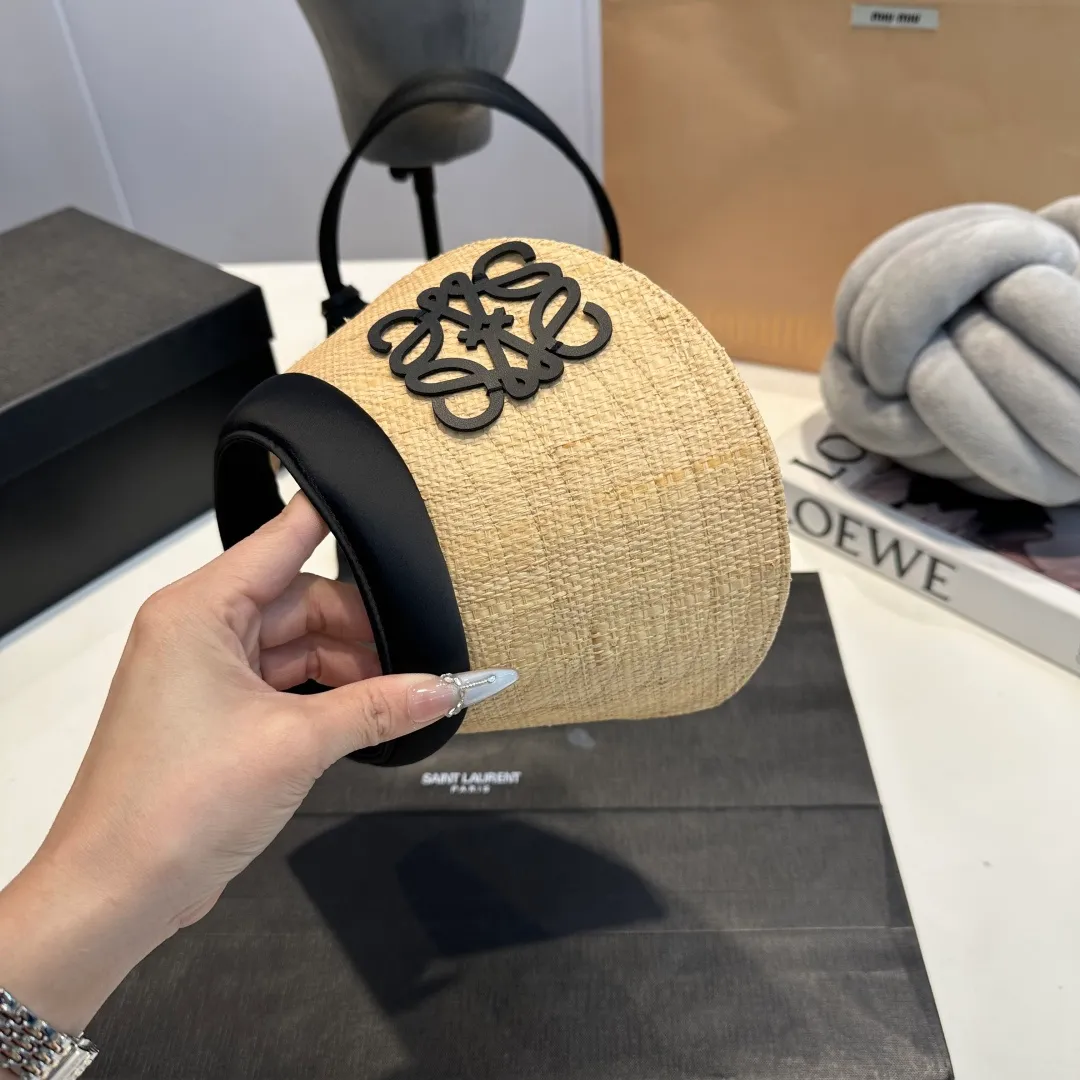 P70 LOEWE empty top hat👏High quality raffia empty top hat❤️Simple and elegant, shipped by big brands