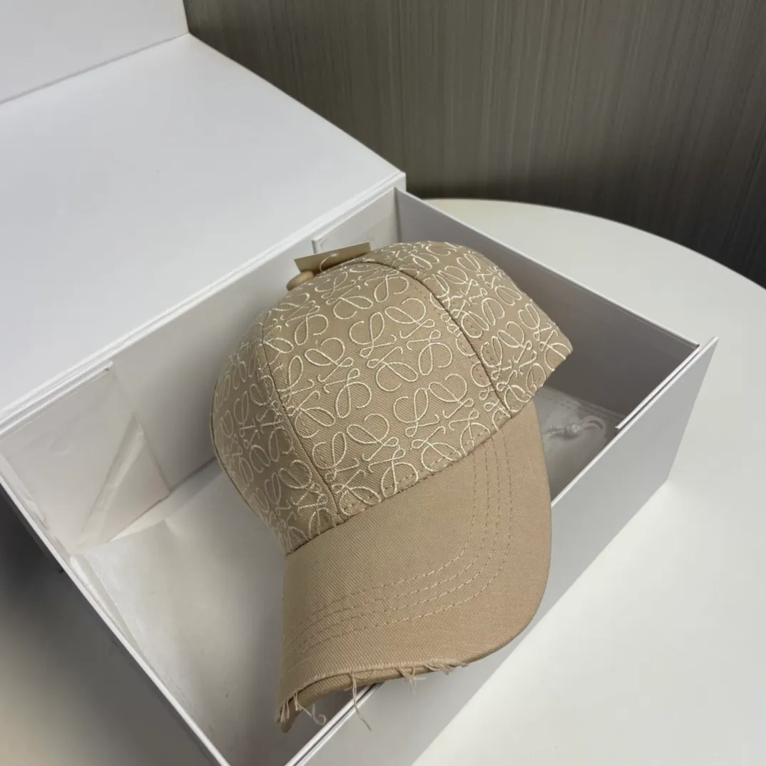 P70💛 Comes with dust bag [Loewe] new embroidered baseball cap, shipped from the counter at the same time, big-name models are super easy to match, hurry up and get it