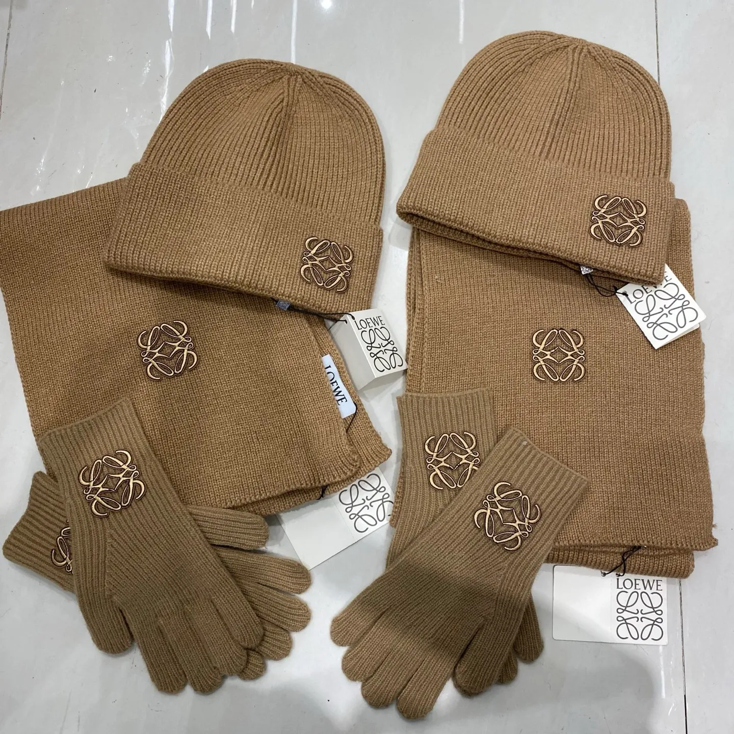 Loewe suit cashmere knitted hat + scarf + gloves