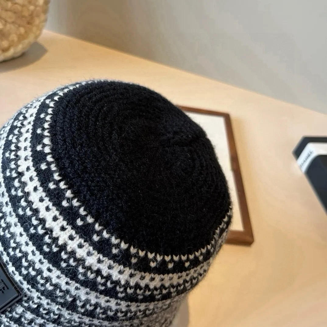 💰90¥ Loewe's new fisherman hat, head circumference 57cm