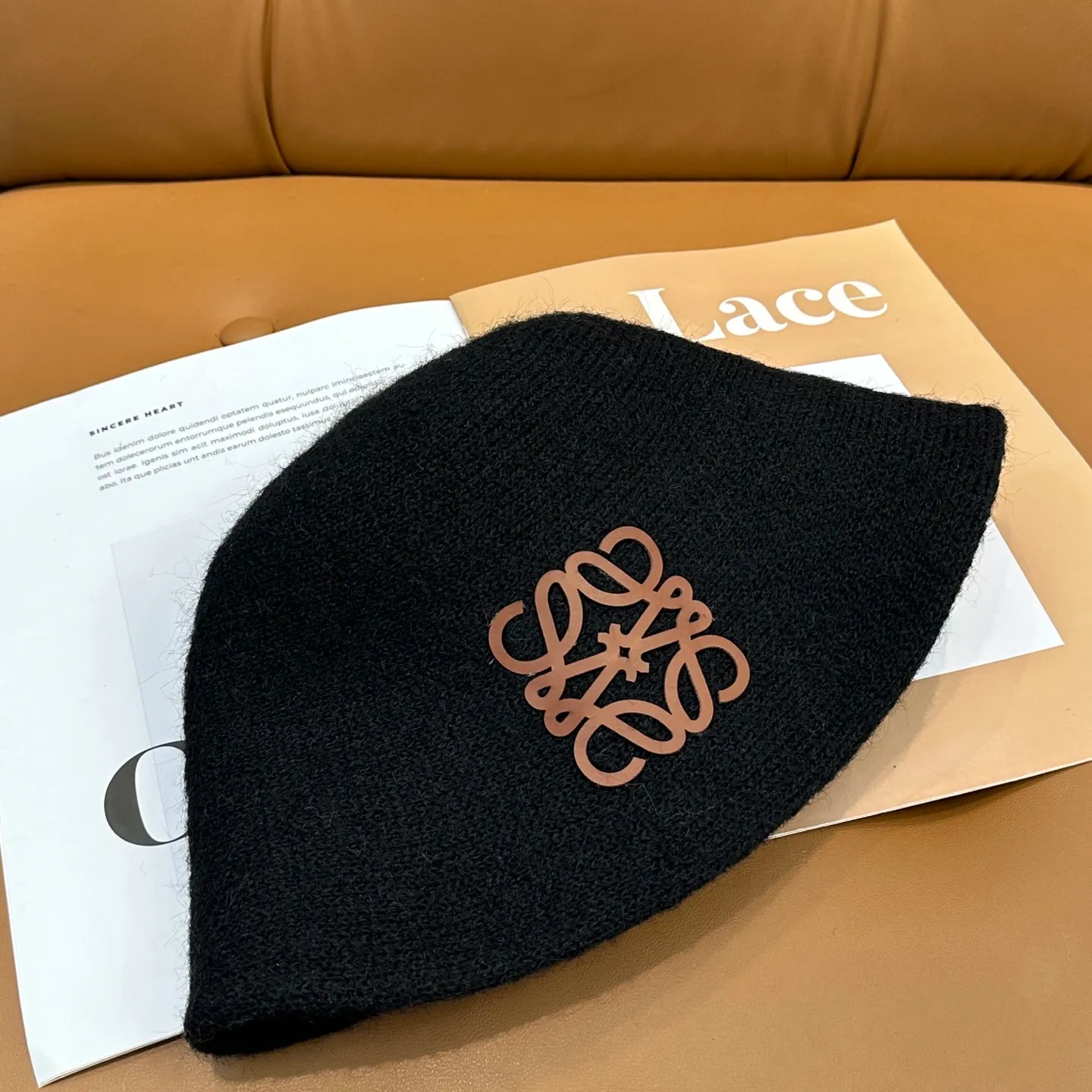 P66 💛Luo Yiwei's new autumn and winter style wool cashmere bucket hat, 🔆temperament goddess style ~ a must-have for going out on the street