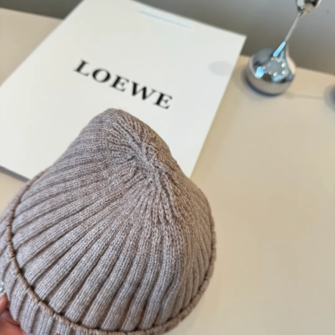 💰80¥ Loewe new knitted beanie