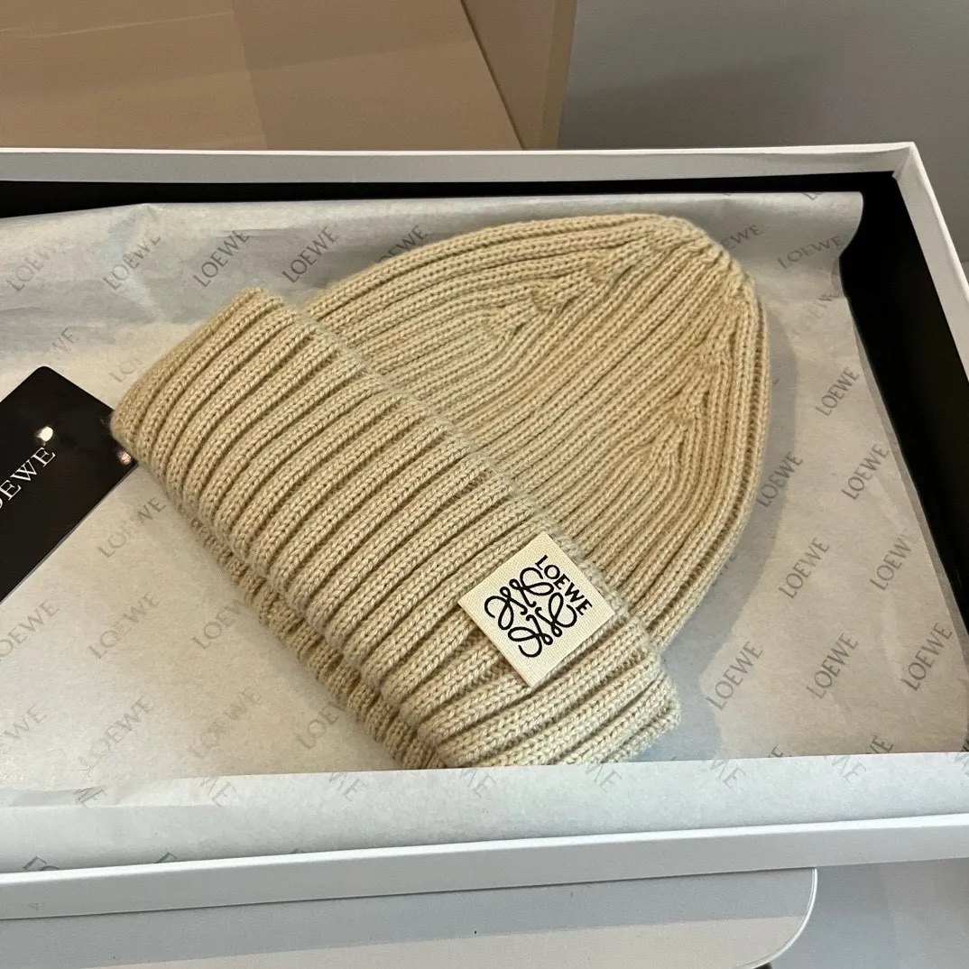 💰50¥ LOEWE new knitted beanie, unisex