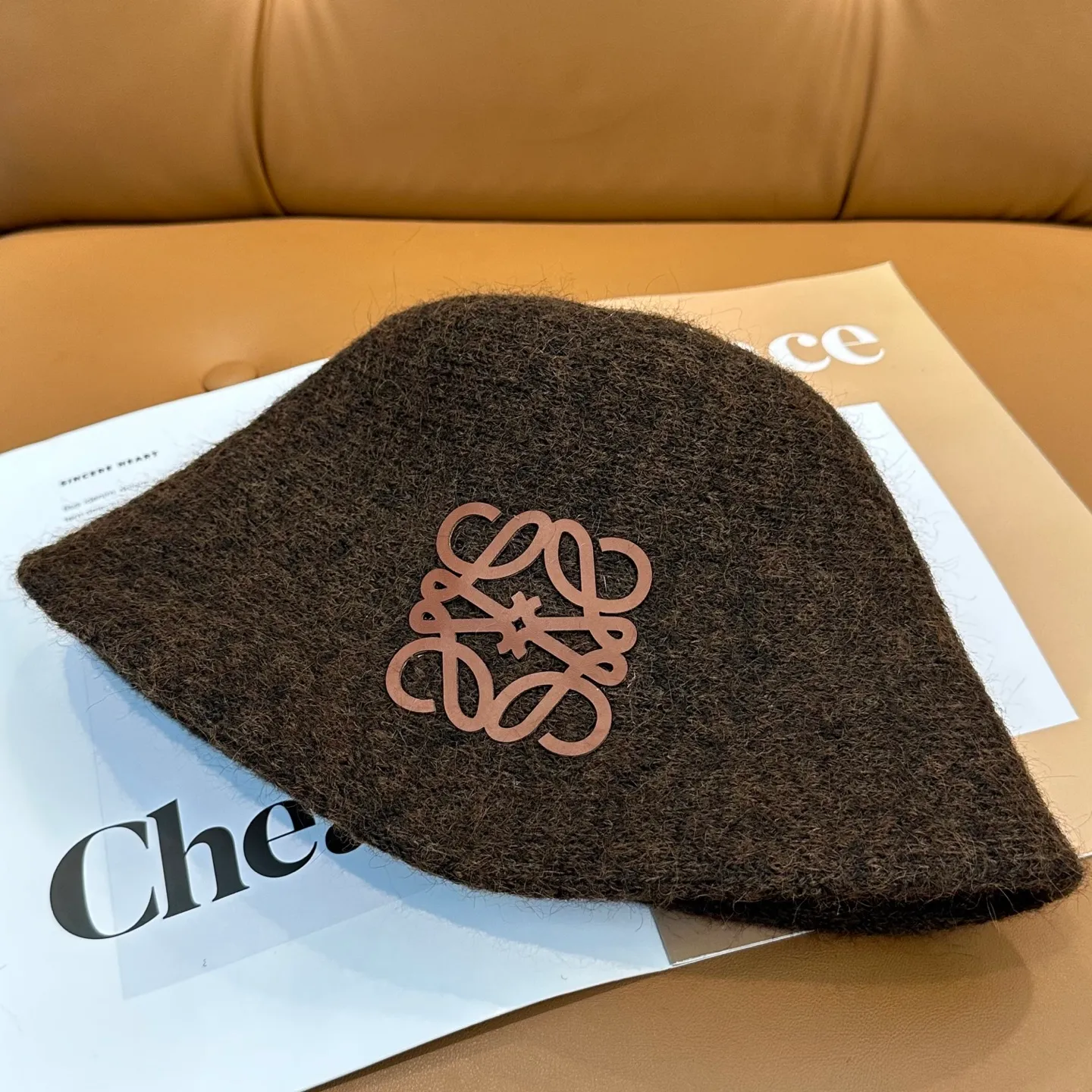P66 💛Luo Yiwei's new autumn and winter style wool cashmere bucket hat, 🔆temperament goddess style ~ a must-have for going out on the street
