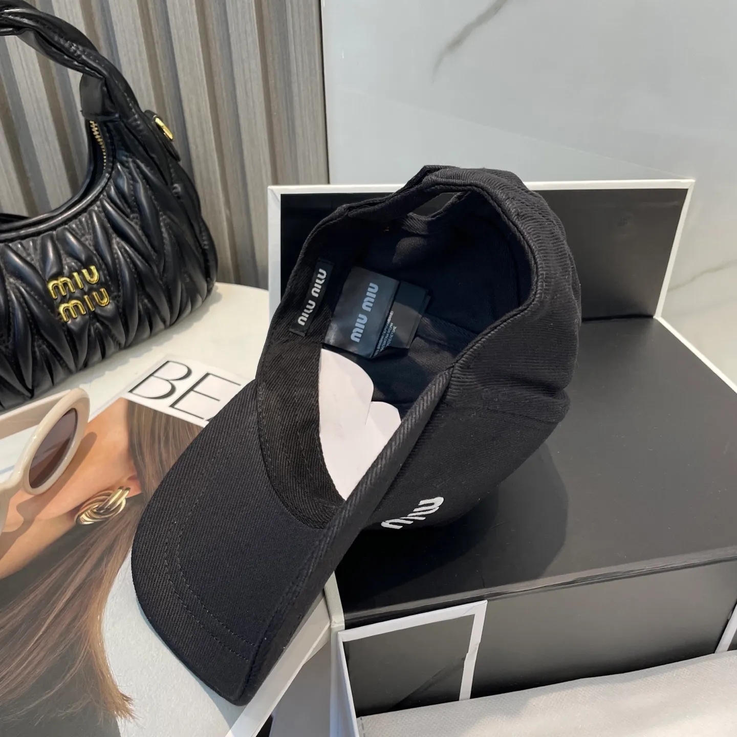 P60💛 Comes with dust bag. [Miumiu Miu Miu] New order style embroidered baseball cap🧢Big brand style is super easy to match, hurry up and get it!