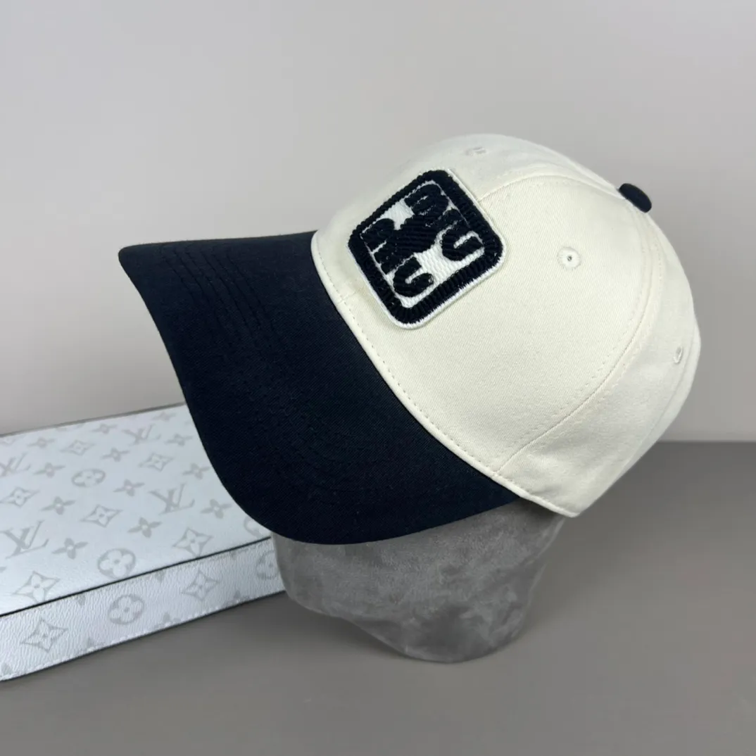 56💰Miumiu (recommended by Xiaohongshu’s popular model) original spring and summer new baseball cap, authentic mold-making and custom-made, the original workmanship is meticulous and the quality is superb!