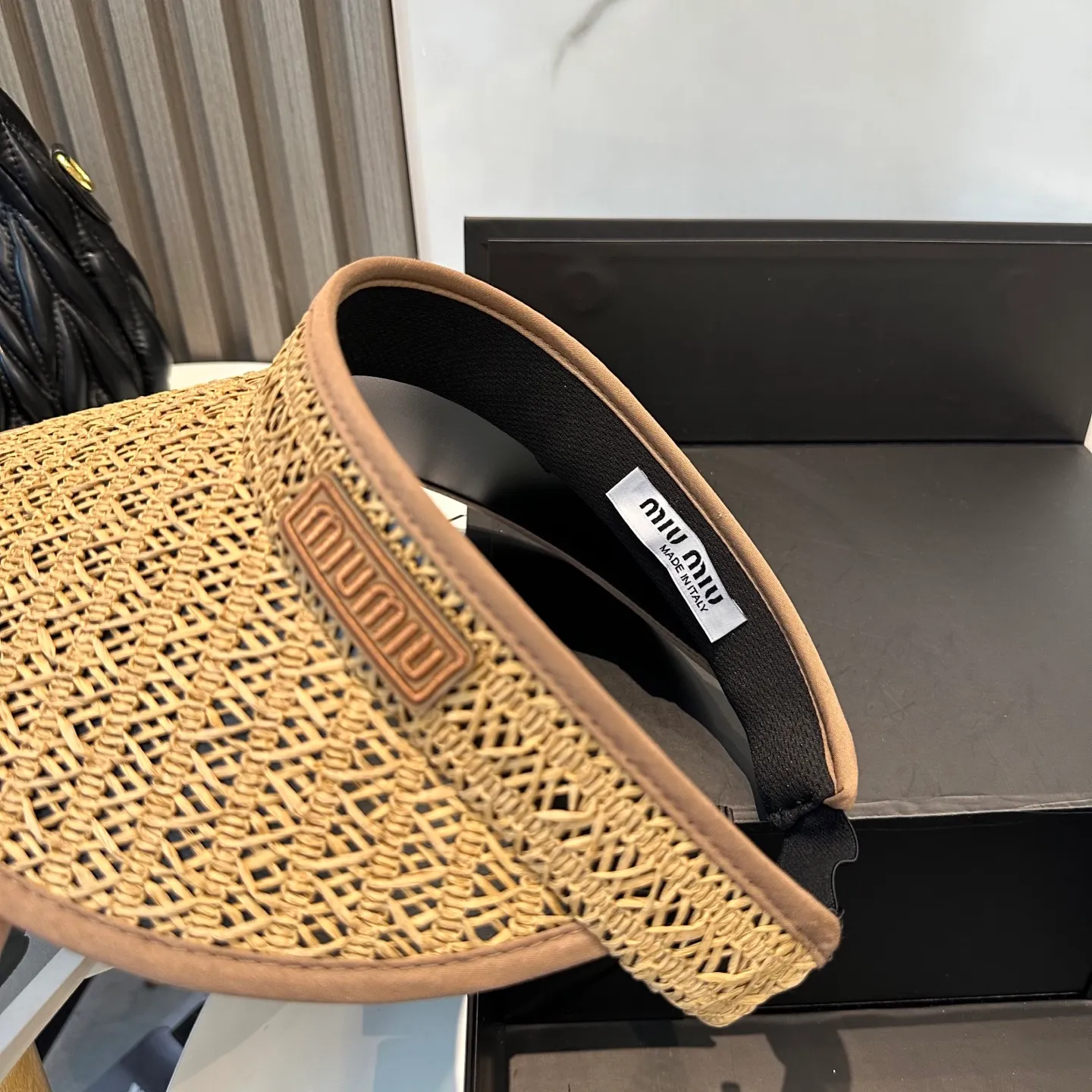 P70💛 Comes with dust bag miumiu 2025 new sun visor hollow top headband hat, 🔆 versatile sun visor ~ a great tool for casual outings, great sun protection! Love it so much 💕