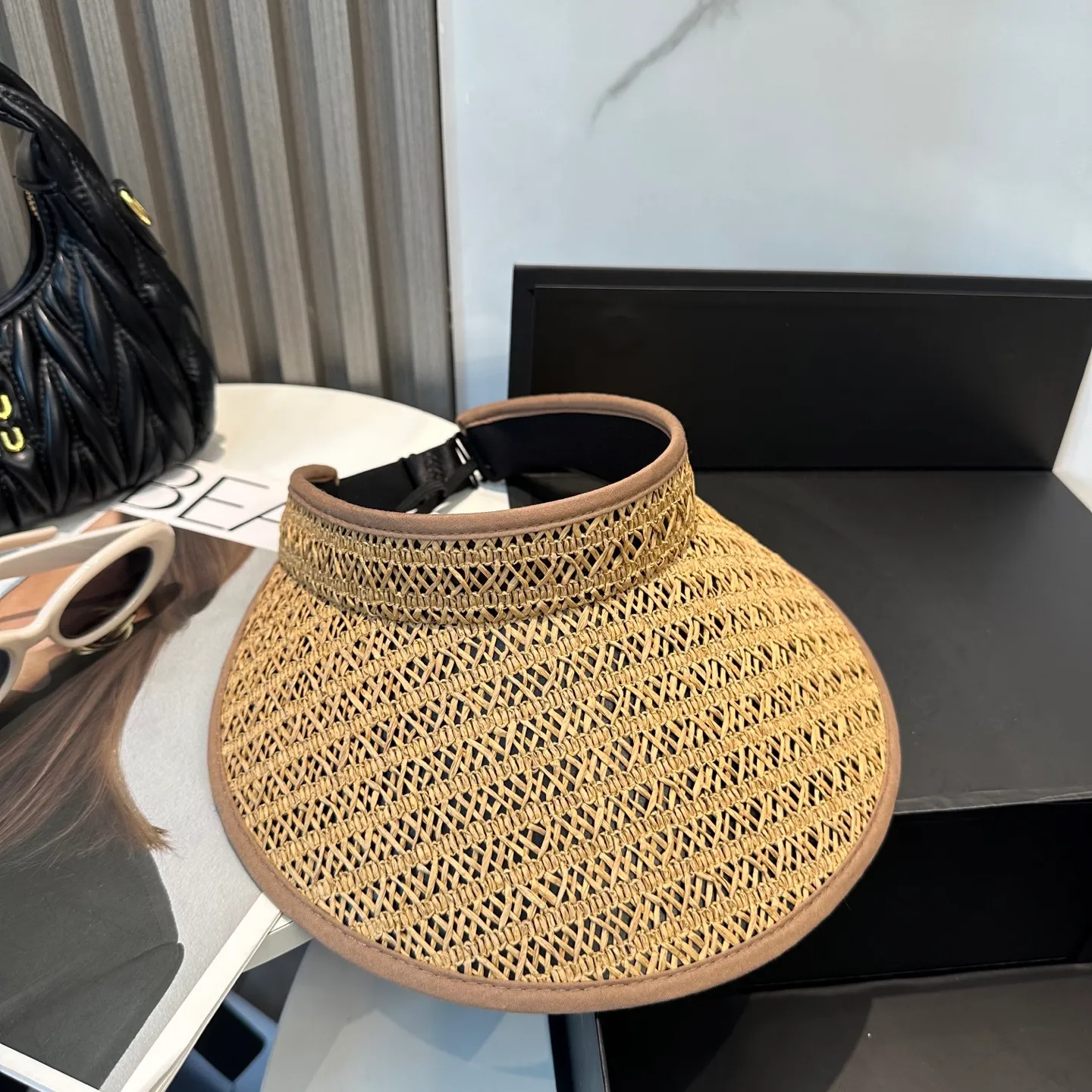 P70💛 Comes with dust bag miumiu 2025 new sun visor hollow top headband hat, 🔆 versatile sun visor ~ a great tool for casual outings, great sun protection! Love it so much 💕