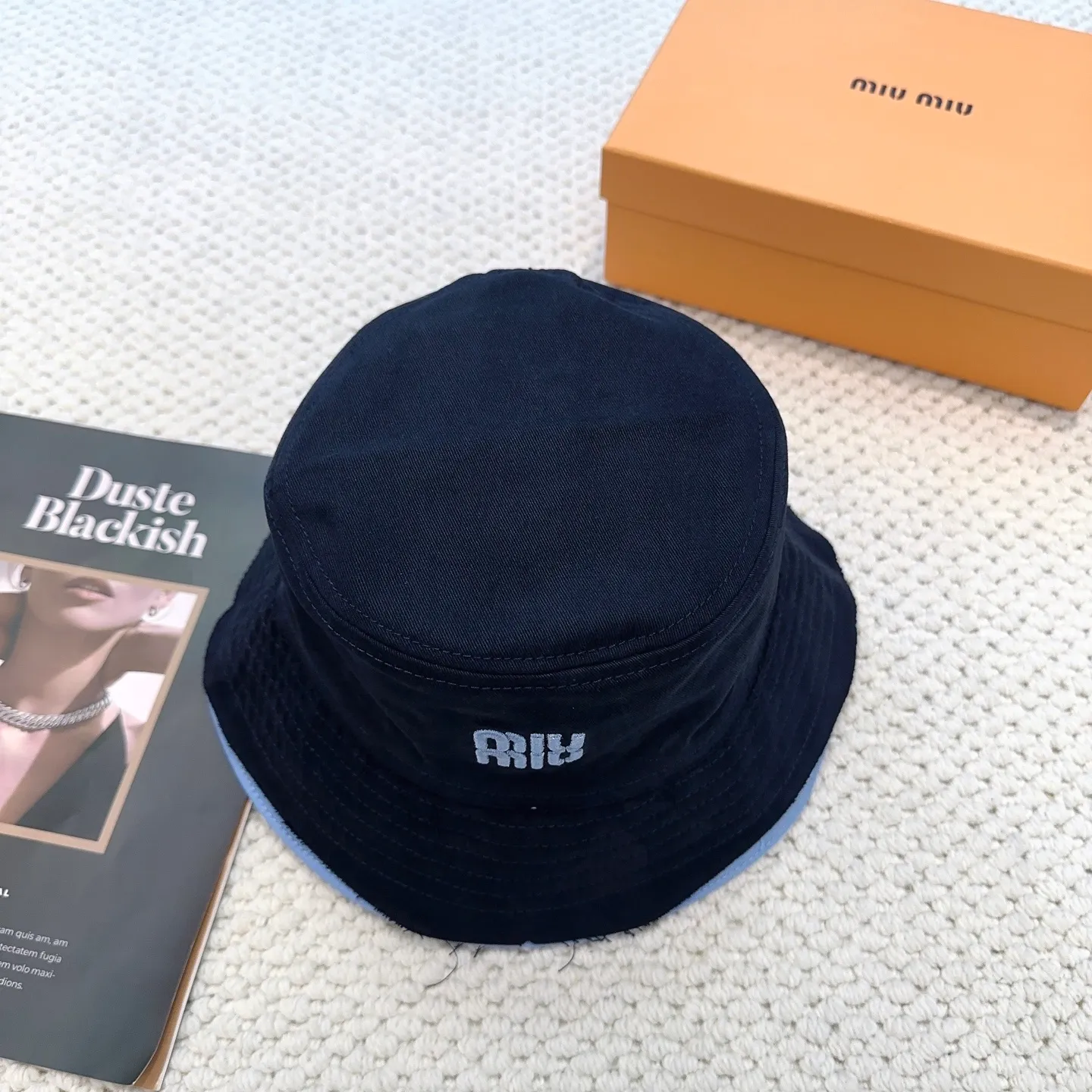 P80 miumiu limited new fisherman hat/baseball cap, a very attractive fisherman hat ~ the same style for men and women. It brings a sense of atmosphere when you go out every day. It feels great to change it occasionally.