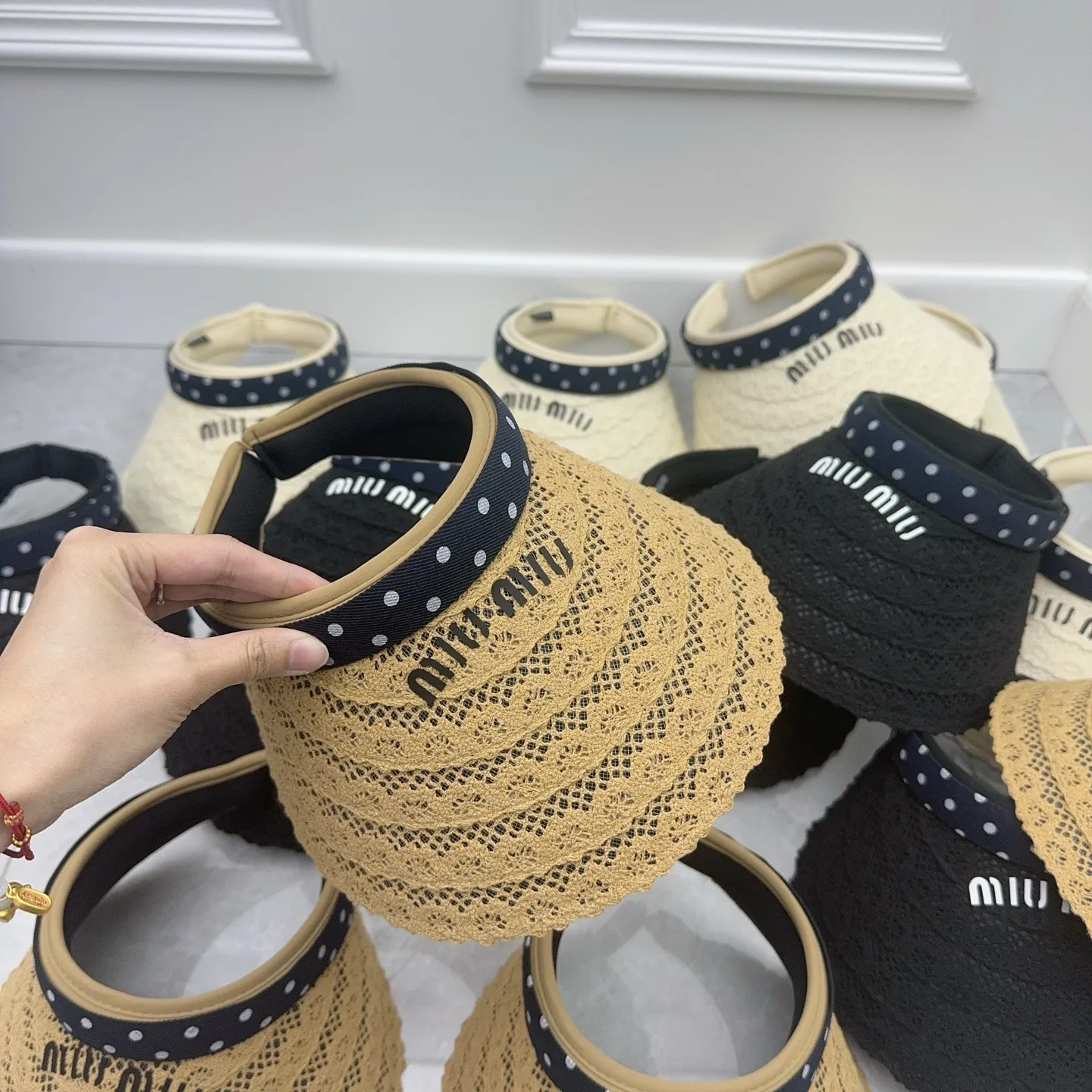 miumiu‼ ️ Hot item, small quantity in stock ~ Lace repair single style, must-have empty top hat