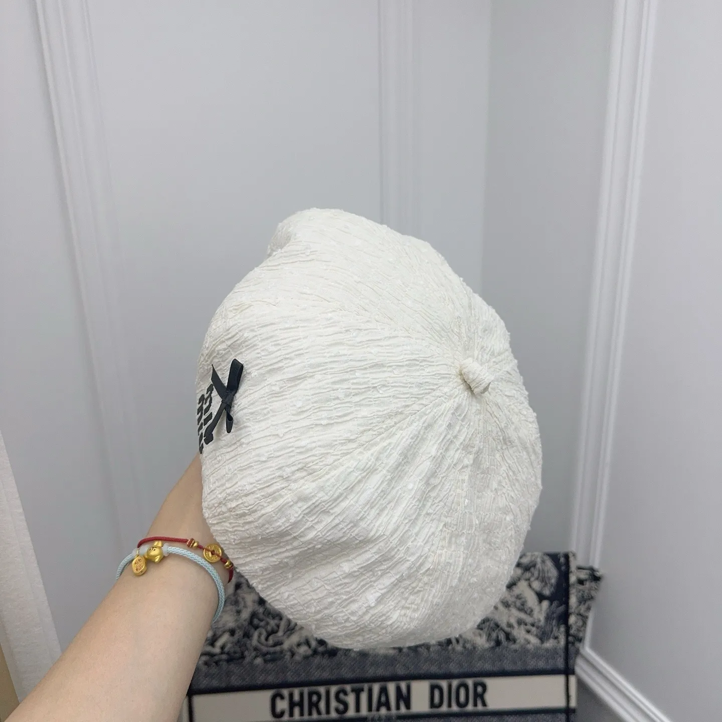 miumiu’s new beret 🤍🖤 Simple and sweet, a must-have in early autumn