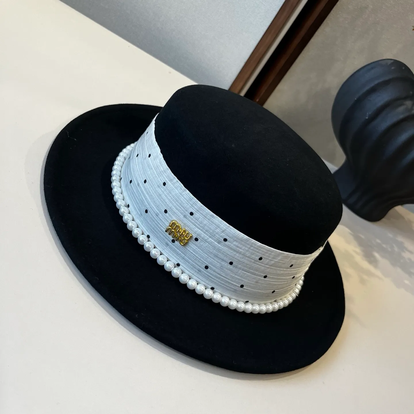 💰190¥ miumiu new wool top hat, flat top hat, 100% wool fabric 🦙%, head circumference 57cm