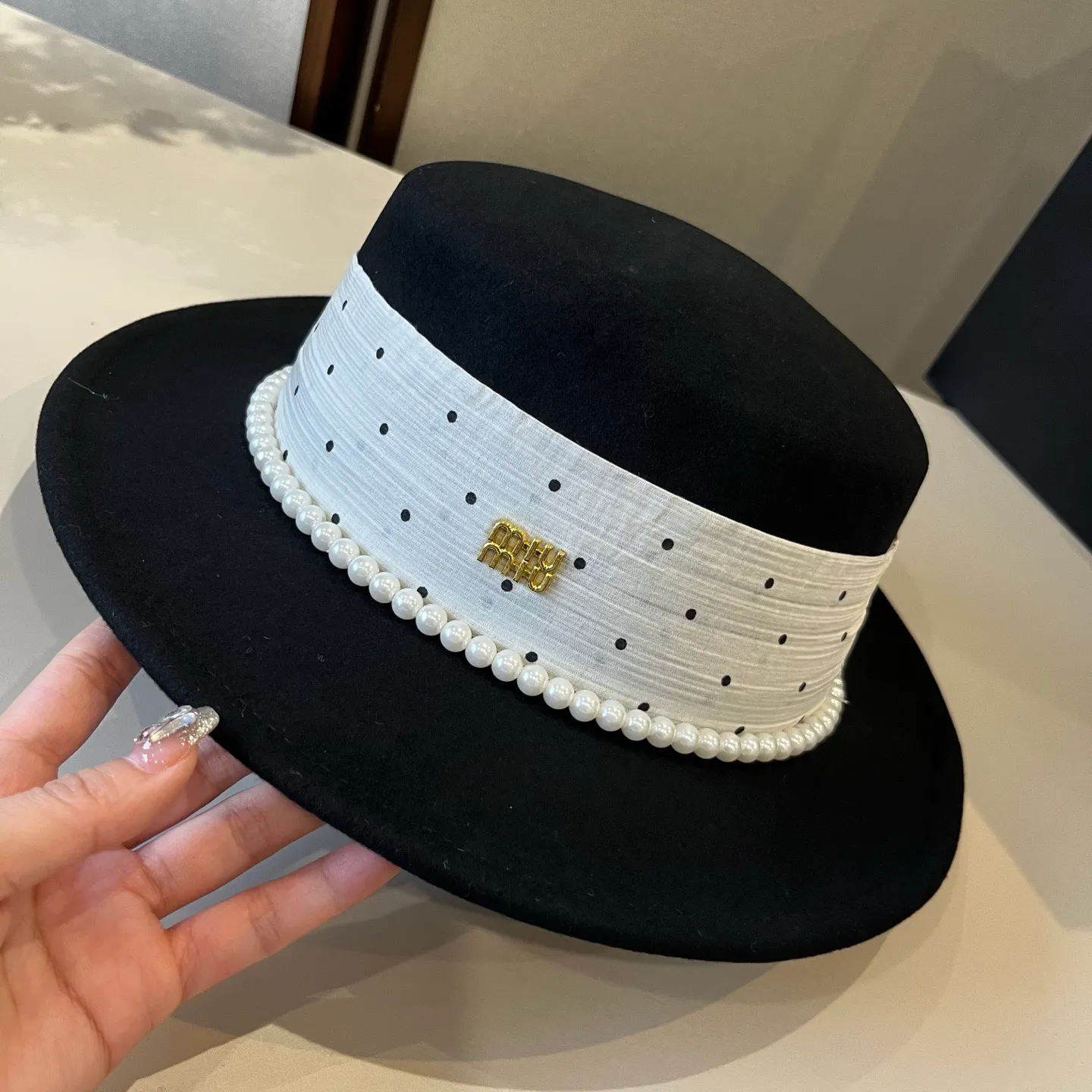 💰190¥ miumiu new wool top hat, flat top hat, 100% wool fabric 🦙%, head circumference 57cm