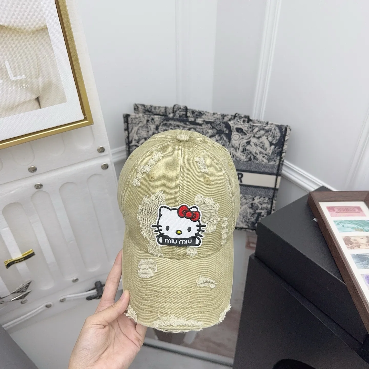 miumiu personalized ripped baseball cap, a must-have for retro fashionistas‼ ️