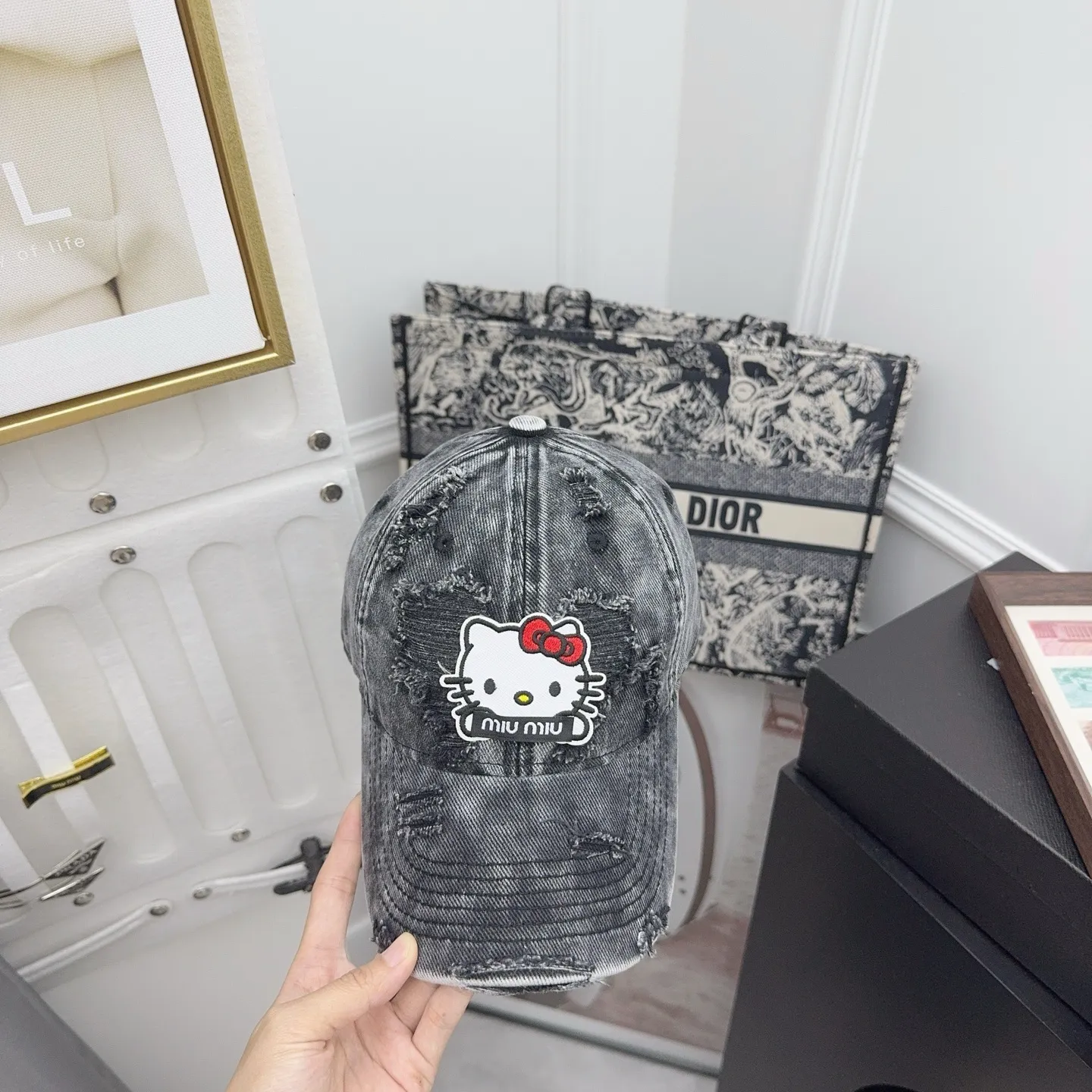 miumiu personalized ripped baseball cap, a must-have for retro fashionistas‼ ️