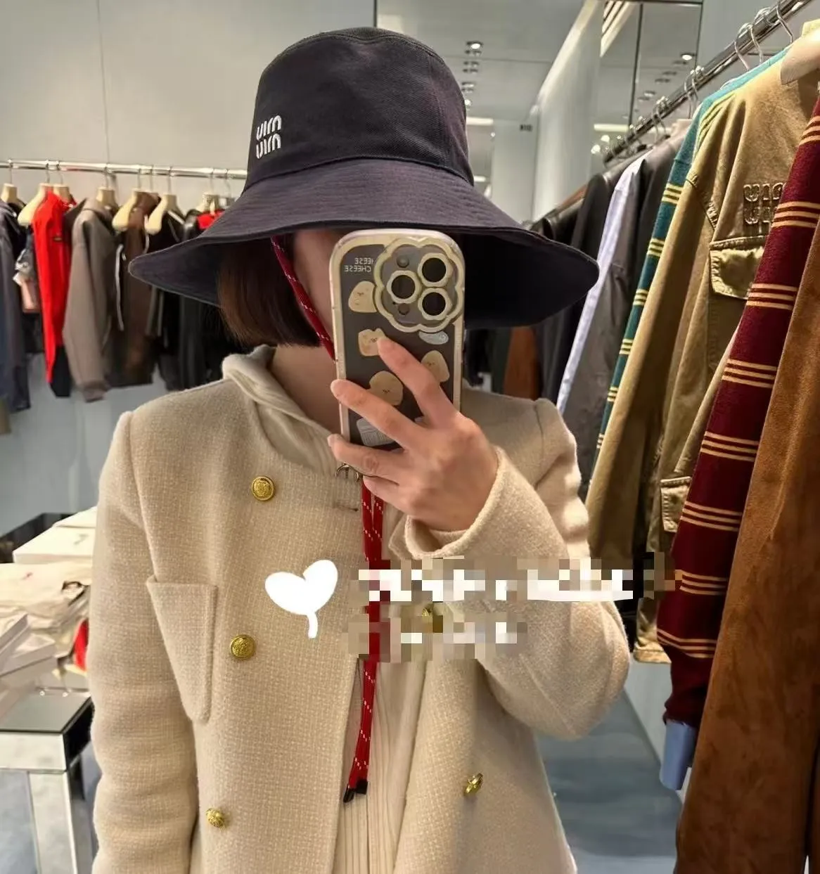 P80 MiuMiu Miu Miu's new fisherman hat | Large brim ~ Increased sun protection range, quality details are in place ~ Hats have always been an inseparable item in daily matching. The fisherman hat will never go out of style. This Miu family has always been loved by everyone. It is casual, versatile, sunproof and comfortable. It feels very soft but does not affect its shape at all. ​
