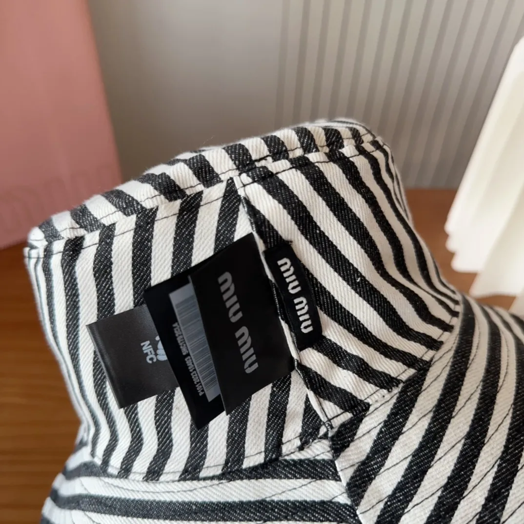 💰70 miumiu double-sided fisherman hat, one-to-one mold customization, head circumference 57cm, unisex