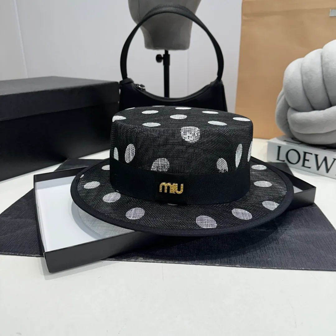 P170 Miu Miu miumiu large polka dot organza flat top hat, new model at the counter, buy and cherish, every one sold is less, the head circumference can be adjusted, details to come