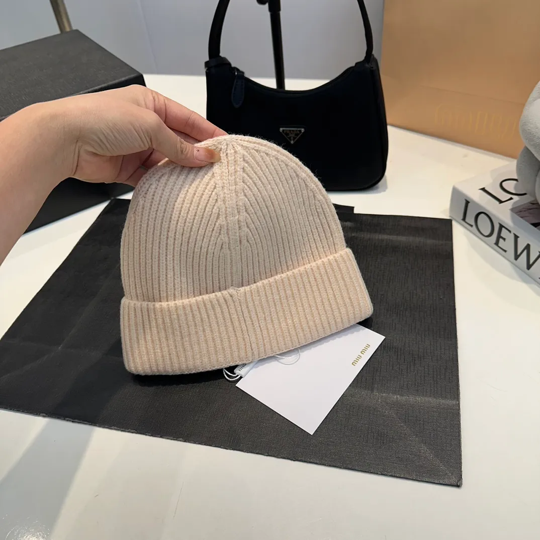 P56 high version Miumiu knitted hat, cold hat super warm