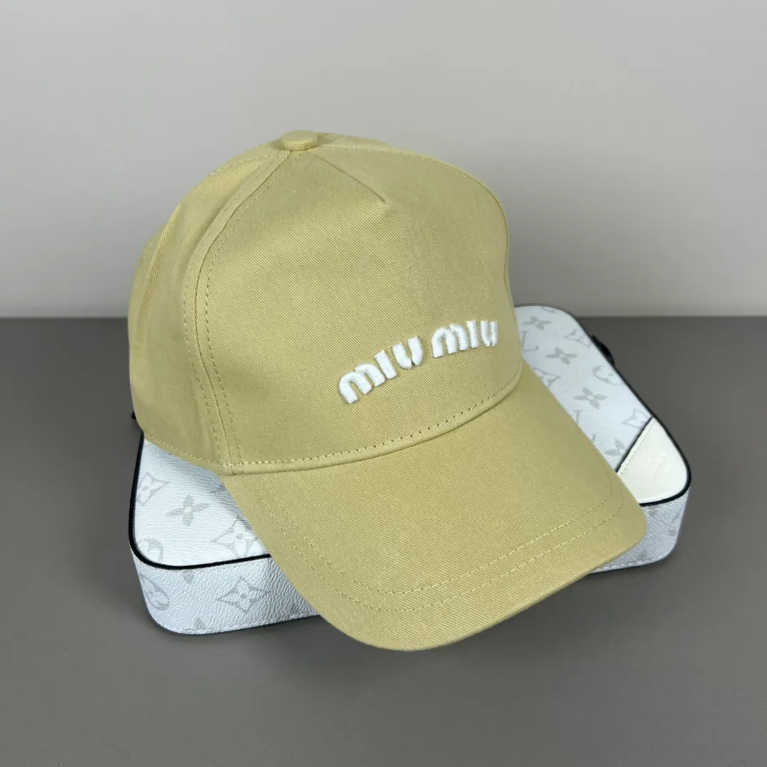 56💰Miumiu (recommended by Xiaohongshu’s popular model) original spring and summer new baseball cap, authentic mold-making and custom-made, the original workmanship is meticulous and the quality is superb!