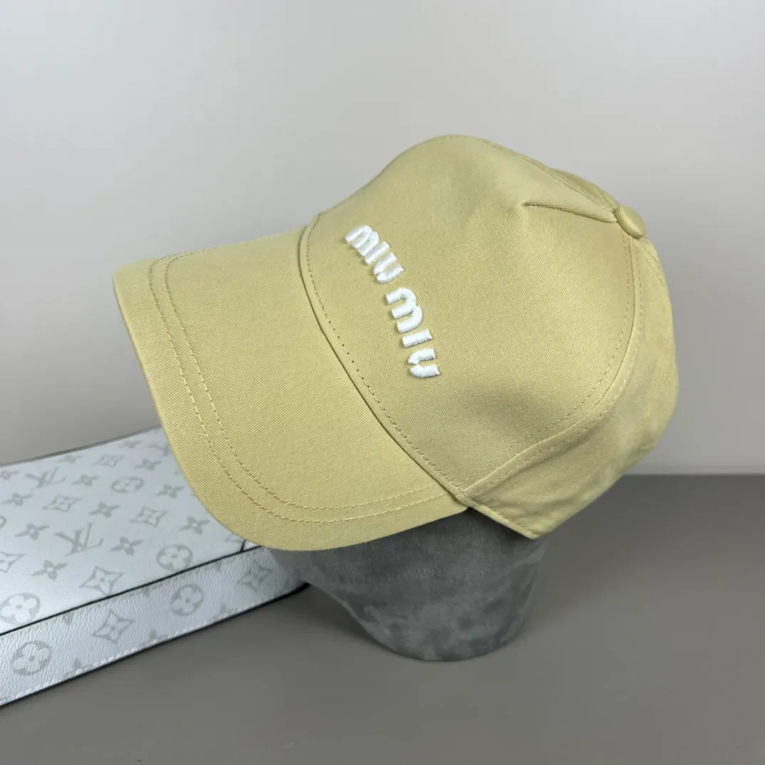 56💰Miumiu (recommended by Xiaohongshu’s popular model) original spring and summer new baseball cap, authentic mold-making and custom-made, the original workmanship is meticulous and the quality is superb!