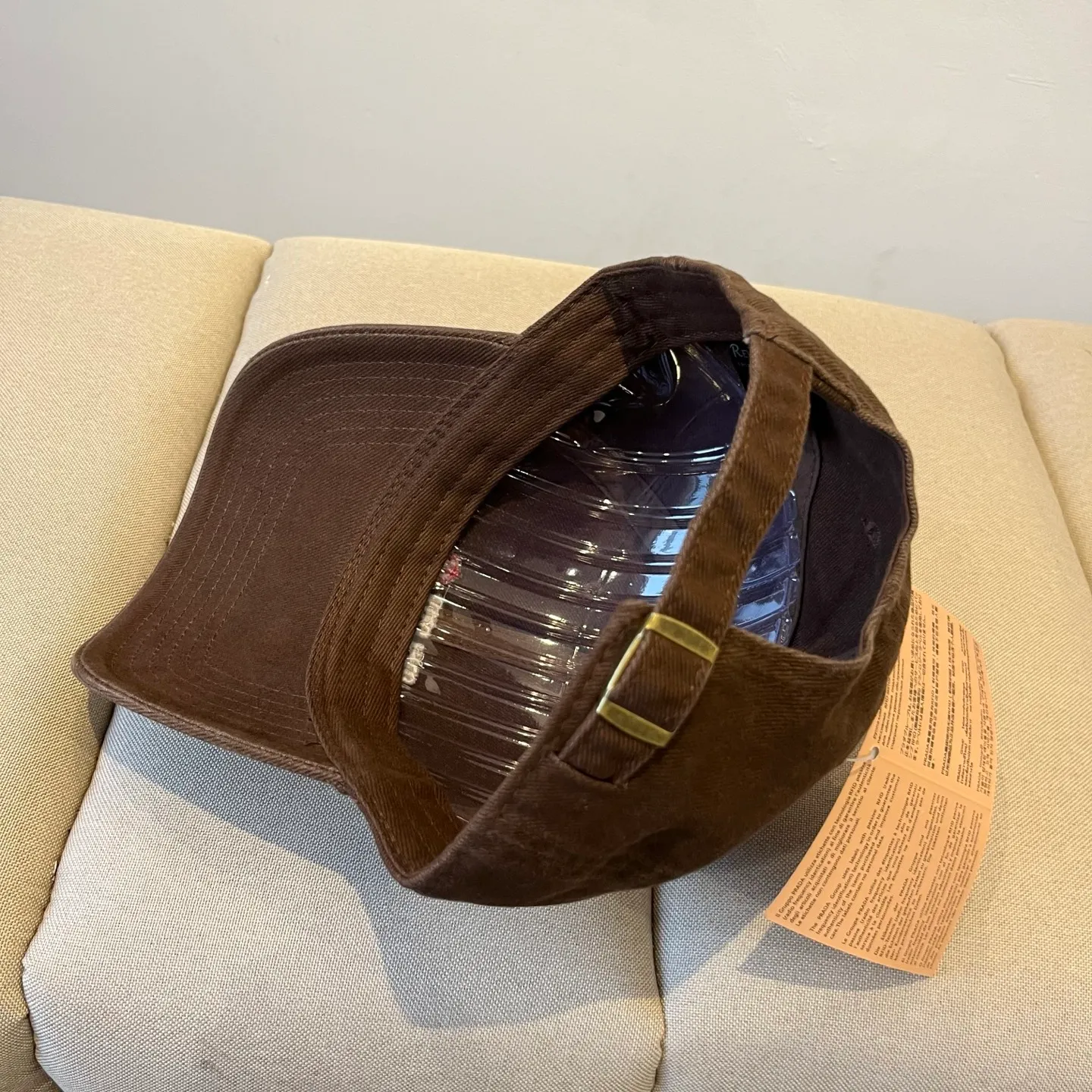 P60 miumiu original spring and summer new baseball cap, authentic mold-making and custom-made, the original workmanship is meticulous and the quality is superb!