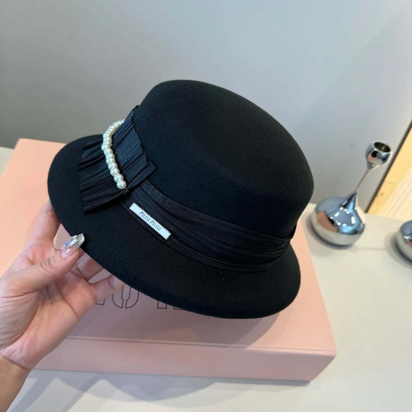 💰200¥ miumiu new autumn and winter wool basin hat, 100% wool fabric%, head circumference 57cm