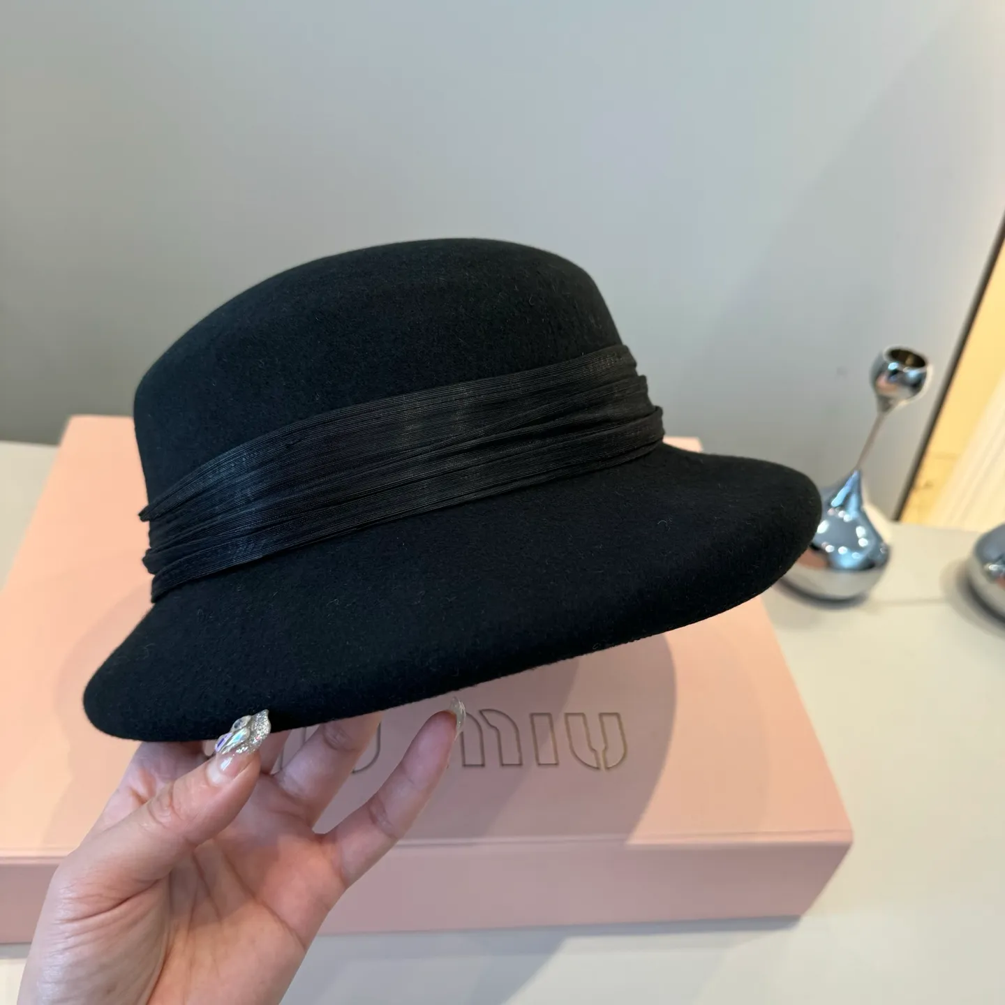💰200¥ miumiu new autumn and winter wool basin hat, 100% wool fabric%, head circumference 57cm