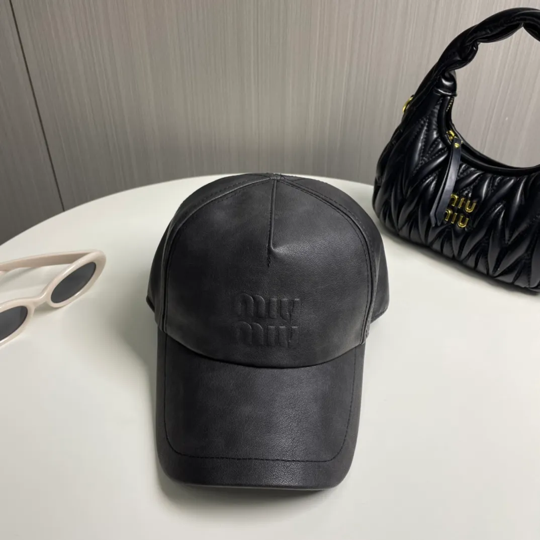 P66 comes with a cloth bag, miumiu new autumn and winter new original baseball cap, full of retro charm, 1:1 mold customization, excellent quality, basic head circumference 56, adjustable.