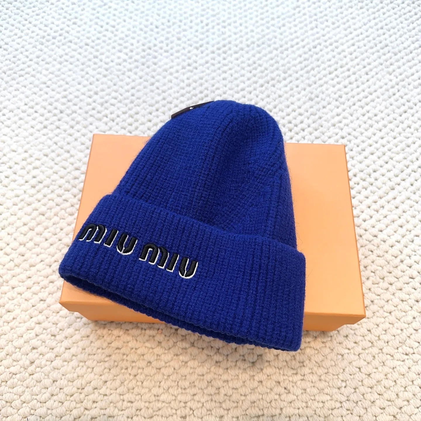 P50 miumiu Miu Miu counter's popular embroidered logo knitted hat! Xiaohongshu’s new product is released, it’s so 🉑️, high-elastic fabric, classic color