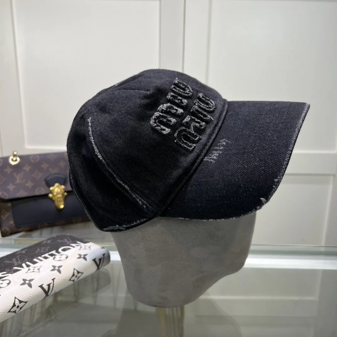 80💰Miumiu miumiu original autumn baseball cap, authentic mold-making and custom-made, the original workmanship is meticulous and the quality is superb!