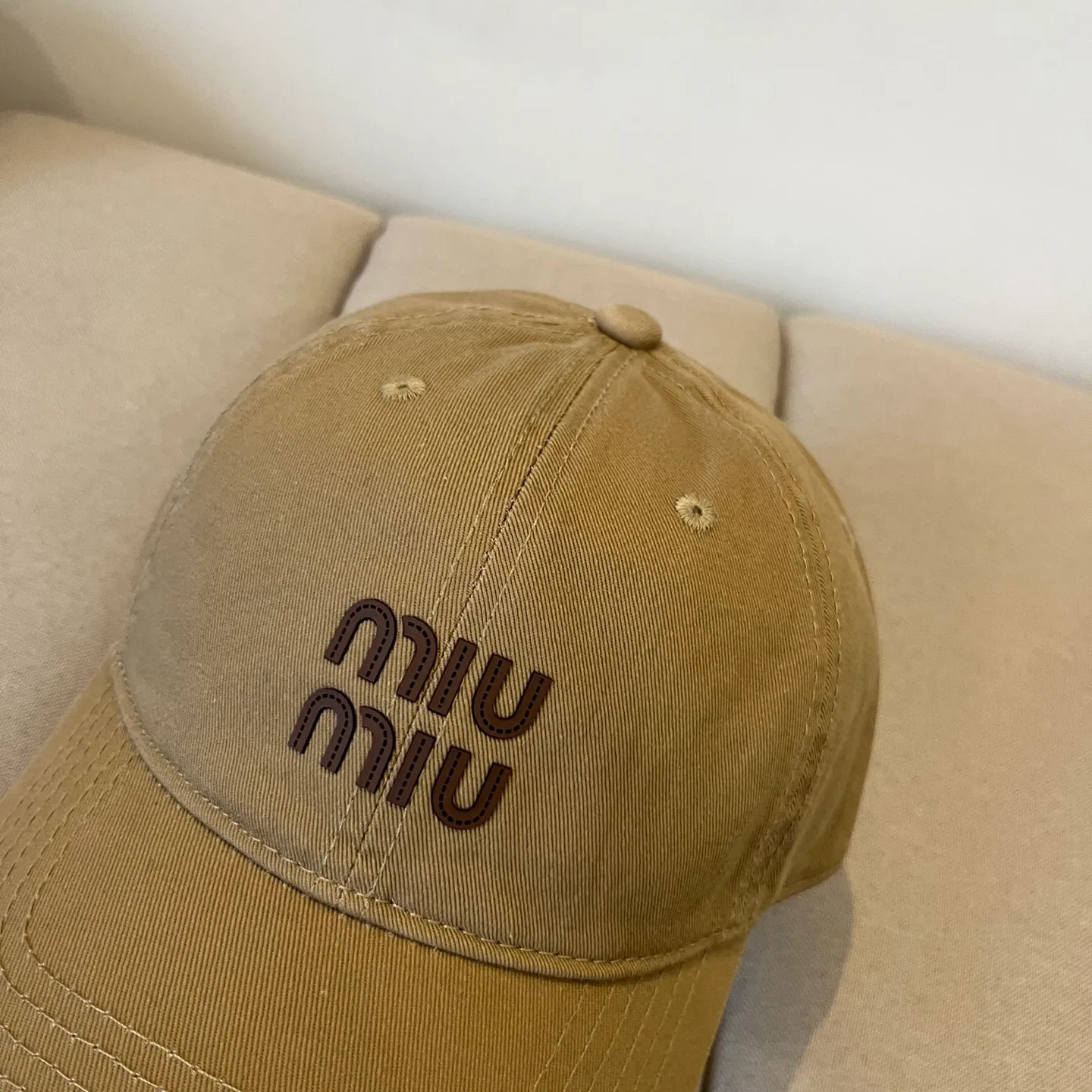 P54 miumiu original spring and summer new baseball cap, authentic mold customization, original workmanship is meticulous and the quality is superb!