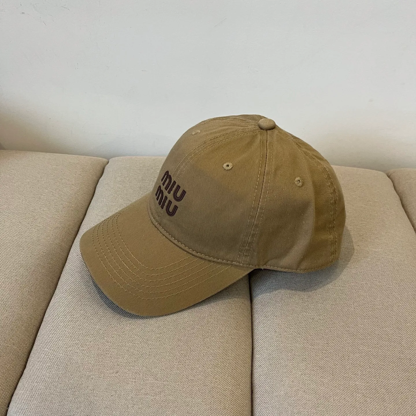 P54 miumiu original spring and summer new baseball cap, authentic mold customization, original workmanship is meticulous and the quality is superb!