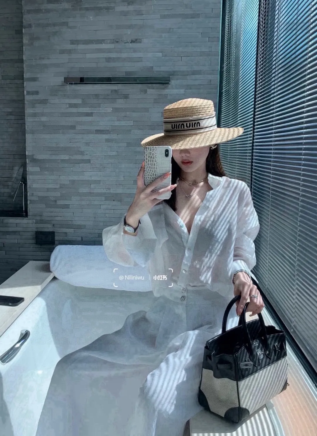 💰230¥ Miumiu raffia flat hat, new model in the store, buy it and cherish it, sell one less, the head circumference can be adjusted, details to come