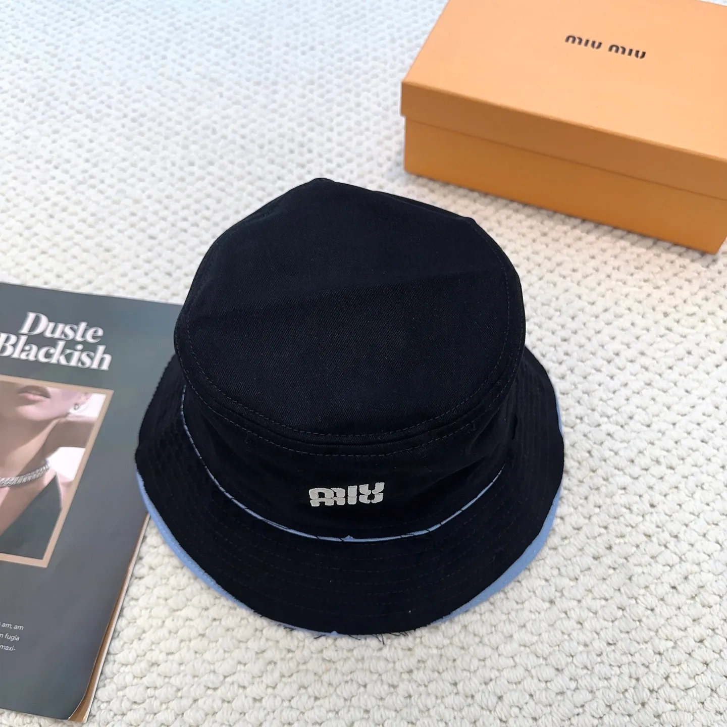 P80 miumiu limited new fisherman hat/baseball cap, a very attractive fisherman hat ~ the same style for men and women. It brings a sense of atmosphere when you go out every day. It feels great to change it occasionally.
