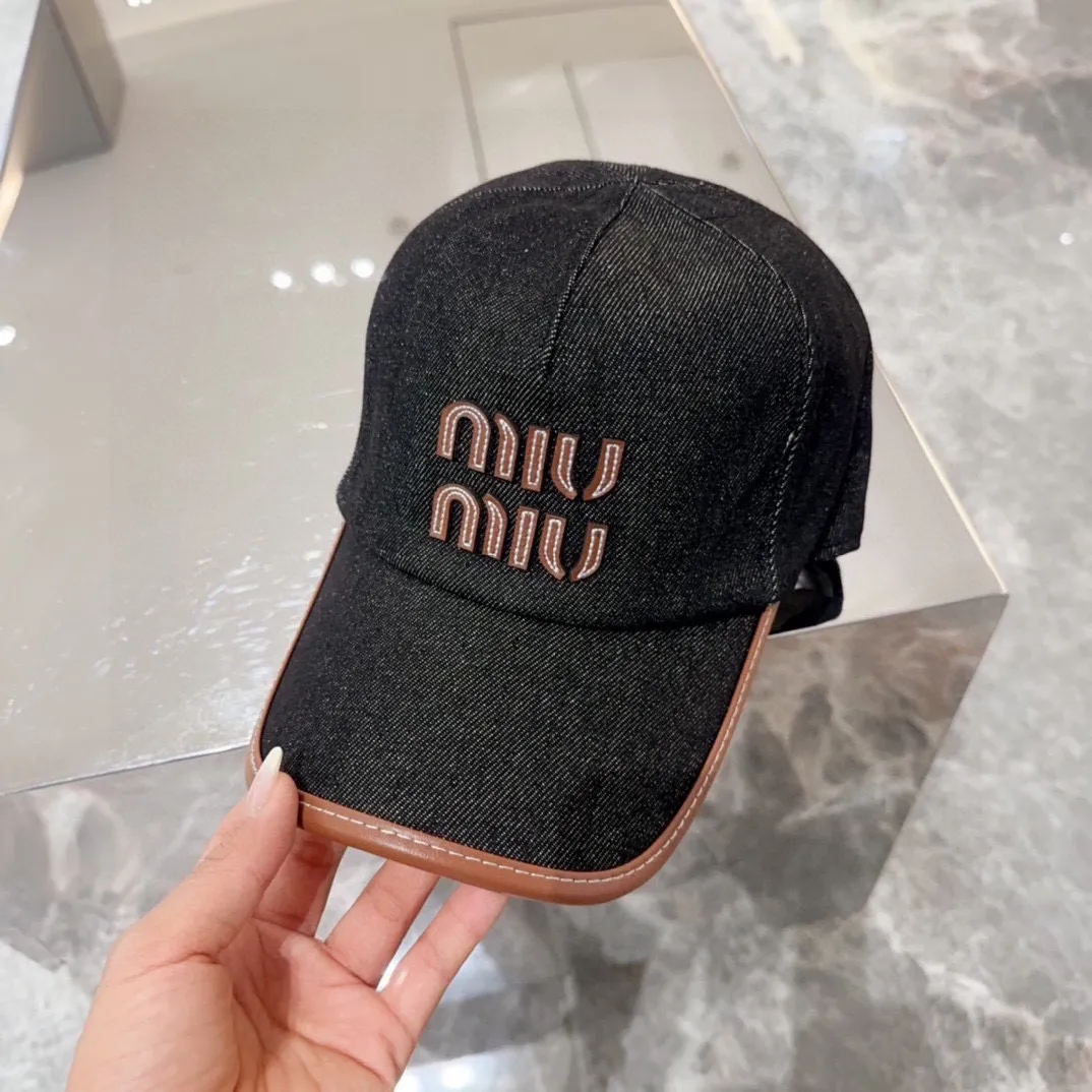 💰60 miumiu counter canvas baseball cap, one-to-one mold customization, head circumference 57cm, unisex
