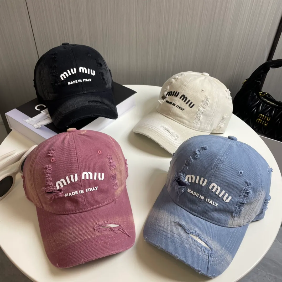 P70 miumiu new solid color baseball cap, the hottest color at the moment - full of street style! Trendy and versatile, Xiaohongshu grows grass, poison, get your boyfriend, and cool together