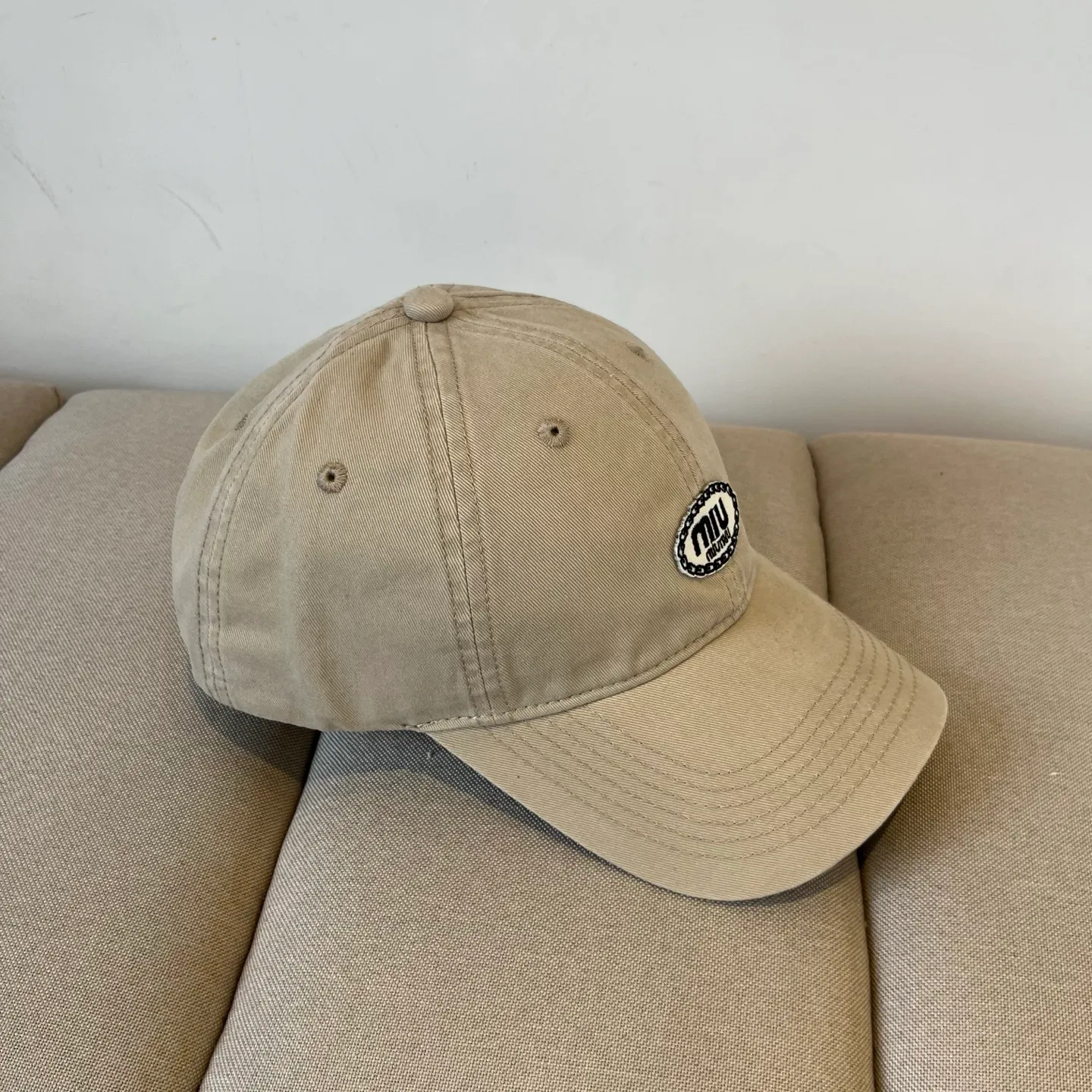 P60 miumiu original spring and summer new baseball cap, authentic mold-making and custom-made, the original workmanship is meticulous and the quality is superb!