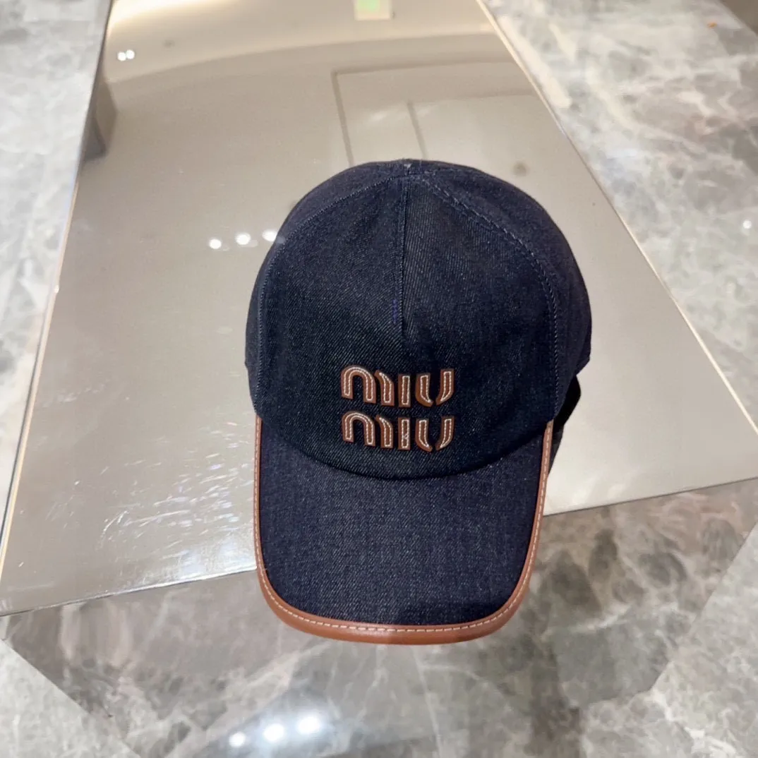 💰60 miumiu counter canvas baseball cap, one-to-one mold customization, head circumference 57cm, unisex