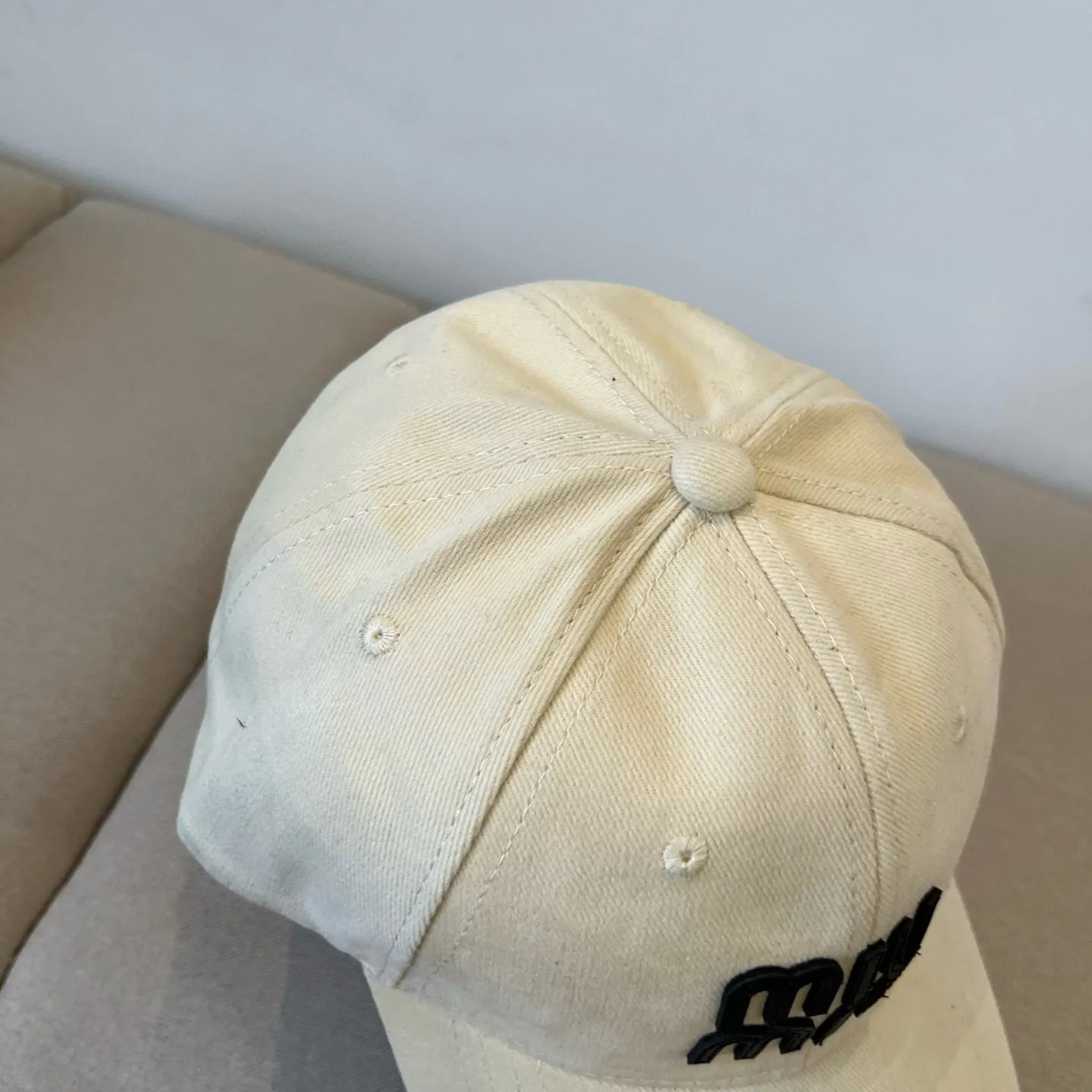 P60 miumiu original spring and summer new baseball cap, authentic mold-making and custom-made, the original workmanship is meticulous and the quality is superb!