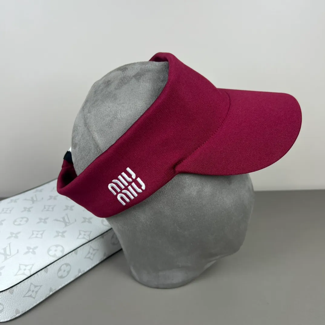 70💰Miumiu miumiu (recommended by Xiaohongshu’s popular model) original hollow-top sun hat, genuine mold-making and custom-made, the original workmanship is meticulous and the quality is superb!