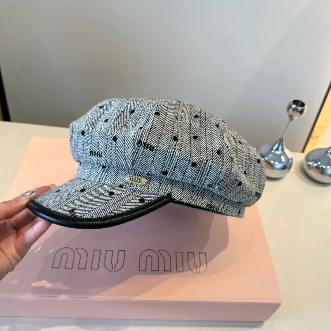 💰100¥ miumiu new duck bill painter's hat, head circumference 57cm
