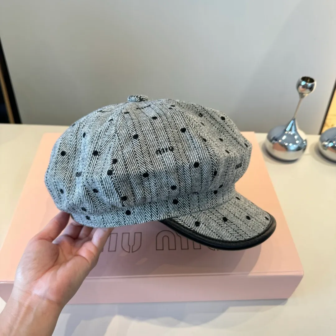 💰100¥ miumiu new duck bill painter's hat, head circumference 57cm
