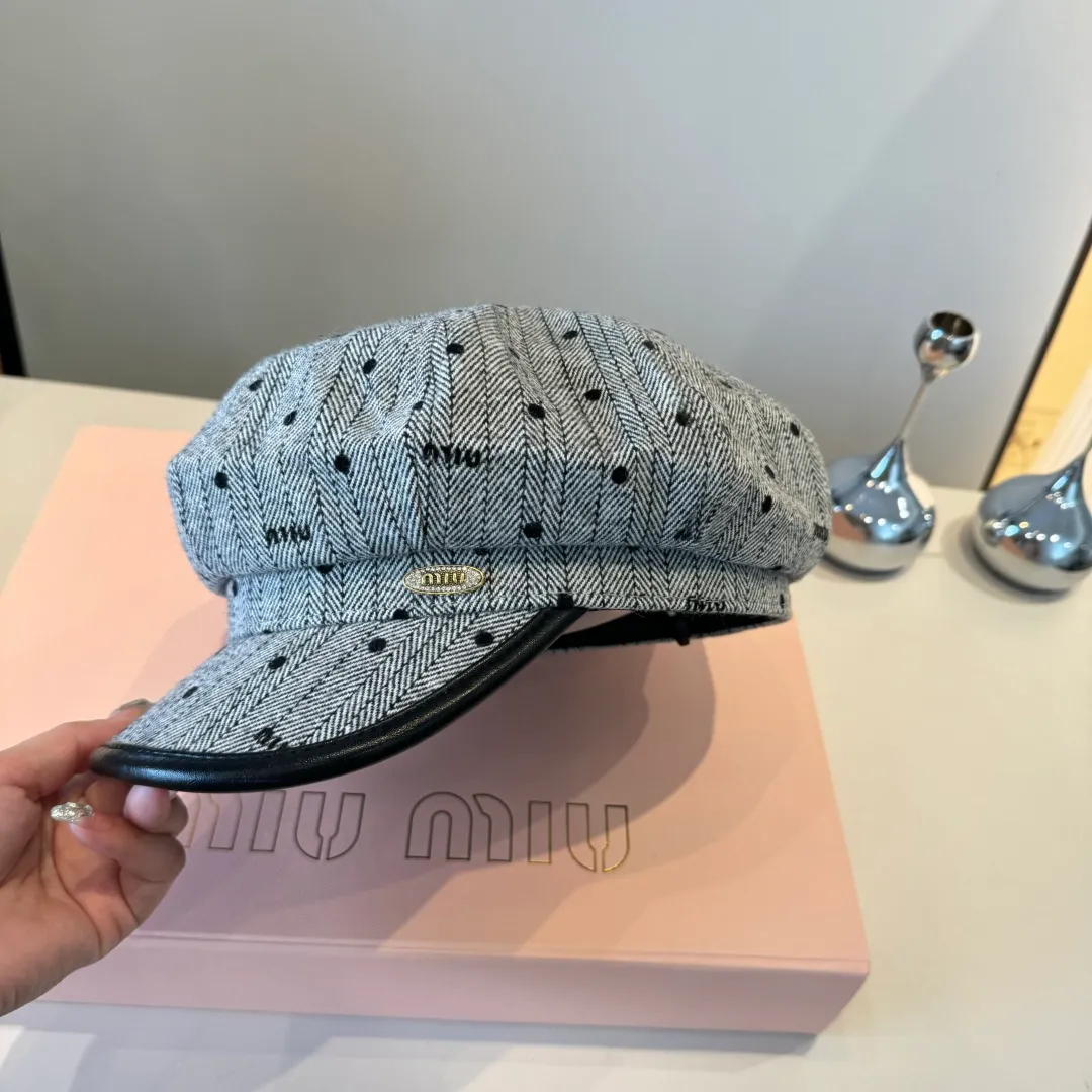 💰100¥ miumiu new duck bill painter's hat, head circumference 57cm
