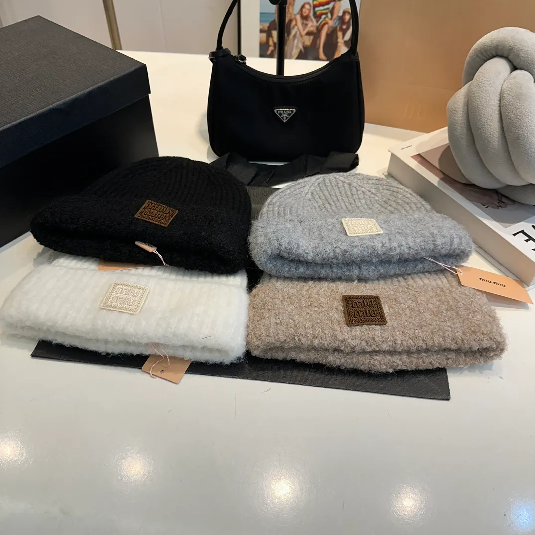 P50 miumiu 2024 autumn and winter new wool hat, 40% rabbit hair, 60% wool, high quality warm knitted hat